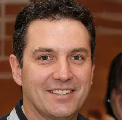 Felipe Martín, cliente de sillas salvaescaleras en Móstoles